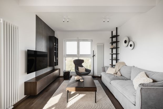 Mieszkanie o powierzchni ok. 72 m2 znajduje się na nowo wybudowanym osiedlu w Katowicach Brynowie. Inwestorom zależało na utrzymaniu w mieszkaniu stonowanej, niemal achromatycznej palety barw z przewagą czerni, szarości i bieli. Zadania podjęli się