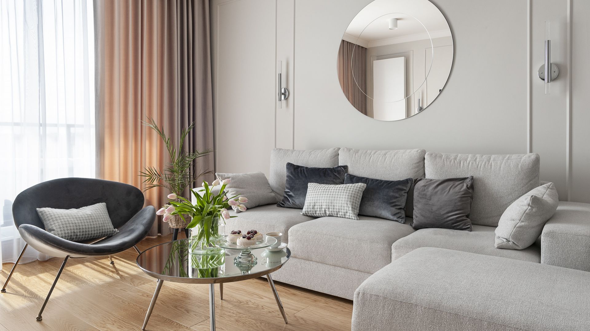 Tkaniny we wnętrzu. Jak dobrać je do aranżacji mieszkania i domu? Architekt radzi!