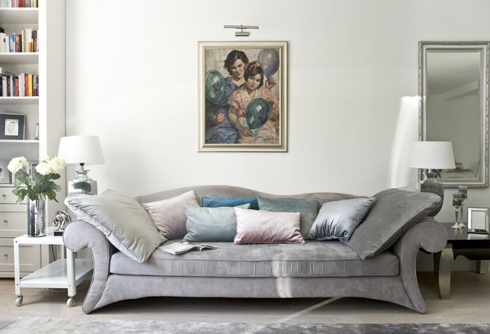 Wybór odpowiedniej tkaniny obiciowej na sofę jest bardzo ważny. Zmiana struktury materiału będzie rzutowała na wygląd mebla. Projekt wnętrza: Magdalena Miśkiewicz, Miśkiewicz Design. Fot.  Łukasz Zandecki