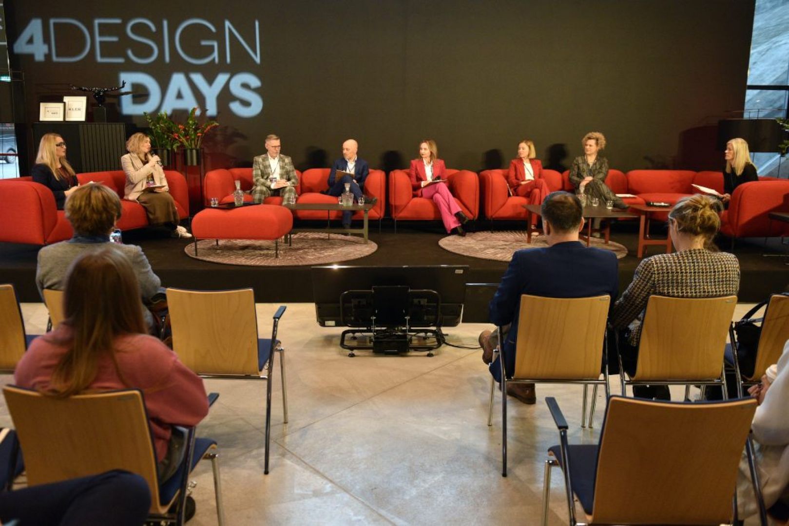 Panel - Jak z Instagrama, ale czy ekologicznie i z dobrym designem? O wnętrzarskich wyborach Polaków. Fot. PTWP
