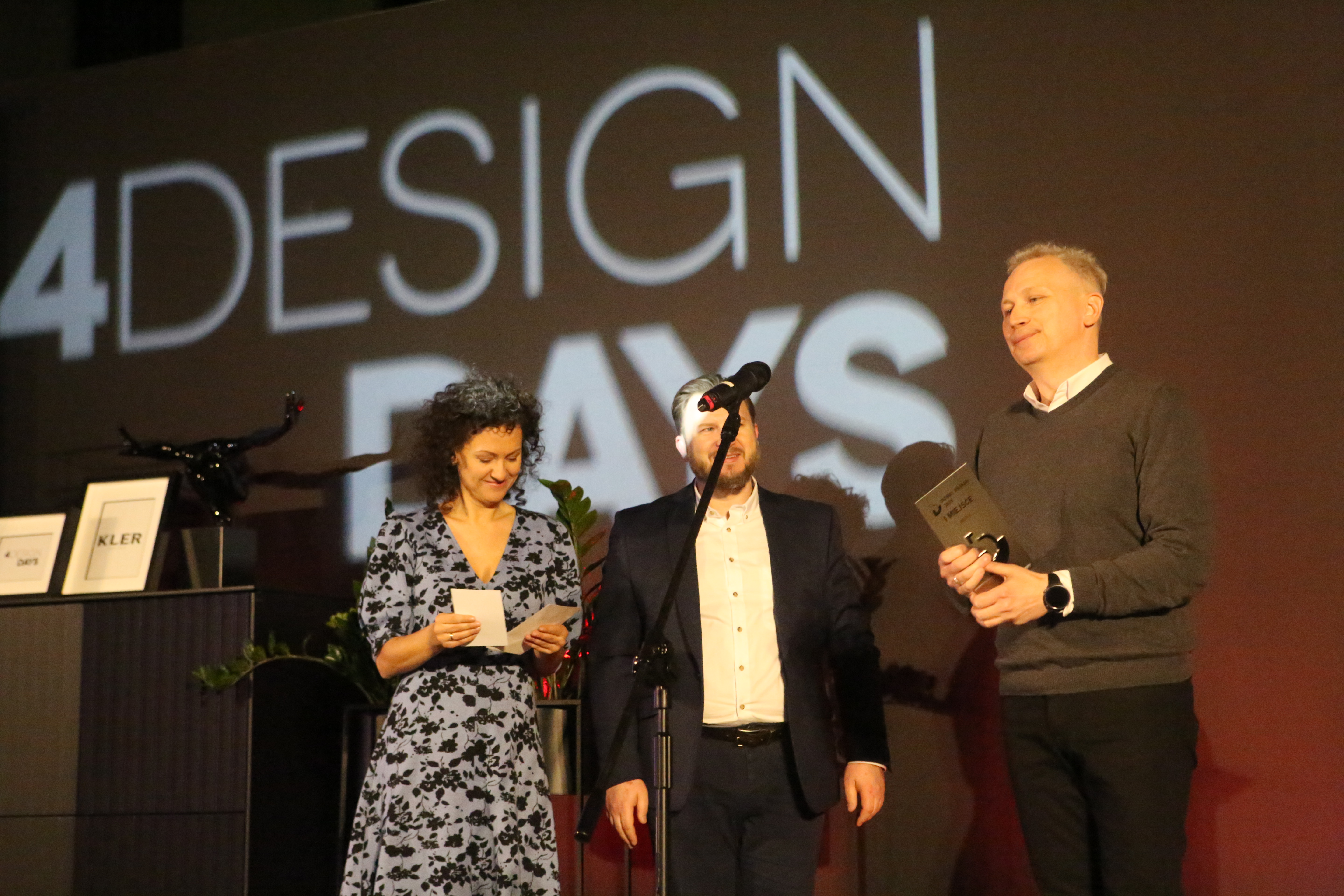 Nagrodę w trakcie gali konkursu Dobry design 2023 odebrał Adam Seweryn, projektant firmy Viz Design. 