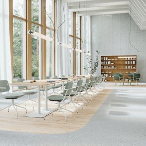 Normo to pierwsze krzesło zaprojektowane i wyprodukowane w zgodzie z zasadami cyrkularnej gospodarki. Projekt: Maja Ganszyniec dla marki Profim. Fot. mat. prasowe Profim