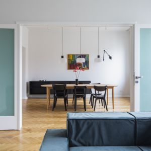 125-metrowe mieszkanie w modernistycznej kamienicy w Katowicach. Projekt: Kubieniec + Długosz. Zdjęcia: Marek Swoboda