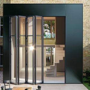 Drzwi harmonijkowe Megaline Solarlux - zwycięzca konkursu Dobry Design 2023 w kategorii drzwi i okna. Fot. Solarlux/IFTM Group