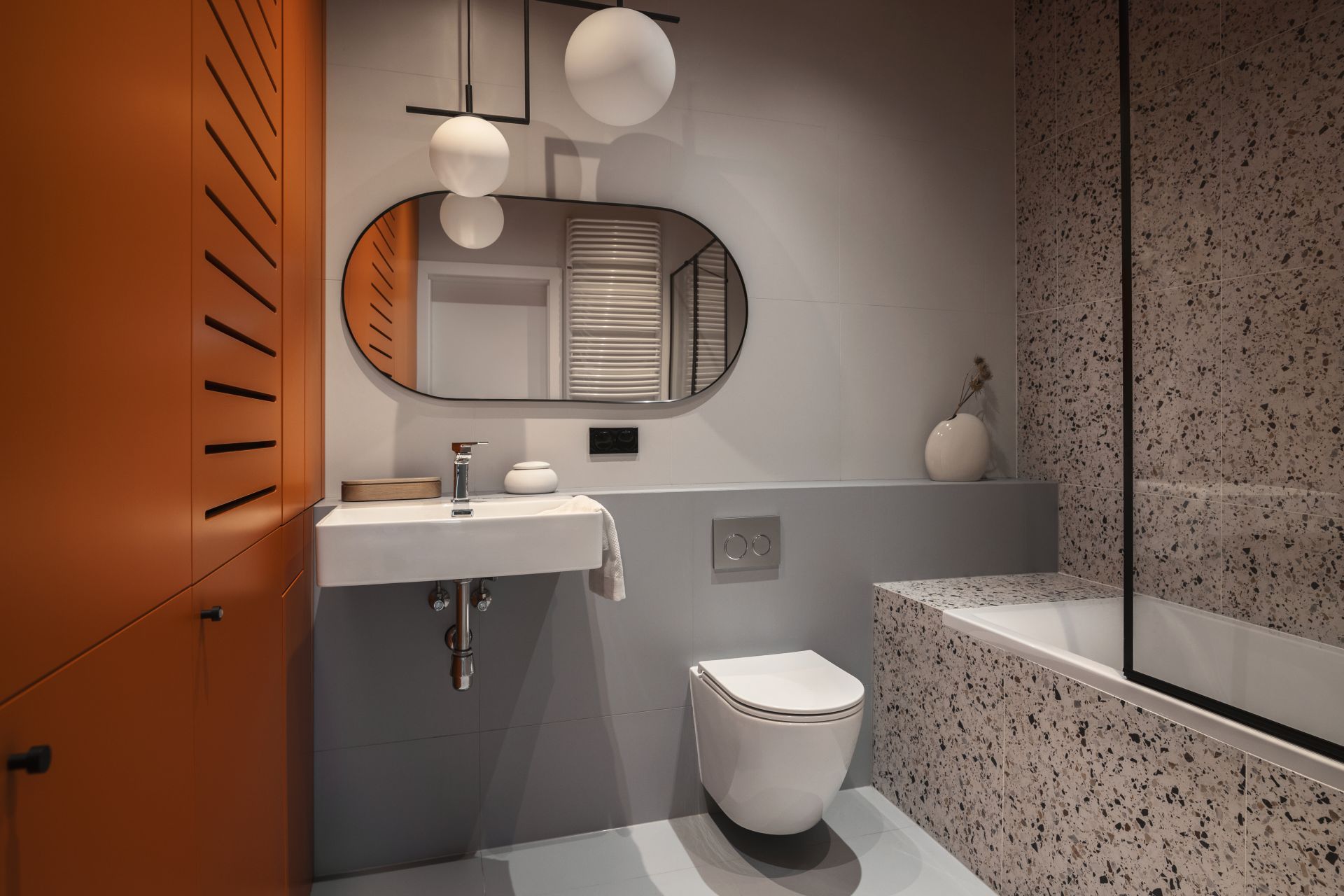 160-metrowy dom dla pięcioosobowej rodziny. Projekt wnętrza: Małgorzata Kasperek, architekt wnętrz Decoroom. Zdjęcia: Kamila Markiewicz-Lubańska / Wnętrza w Obiektywie. Stylizacja: Maria Szymańska / Wnętrza w Obiektywie