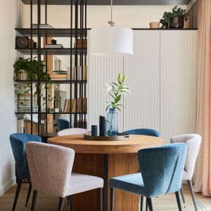 Jadalnia w salonie. Projekt: Hanna Pietras Architects, Joanna Grzybowska. Fot. i stylizacja: Follow The Flow Studio