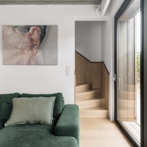 Pomysł na sztukę w salonie. Projekt przebudowy domu i wnętrz Anna Maria Sokołowska Architektura Wnętrz. Fot. Fotomohito