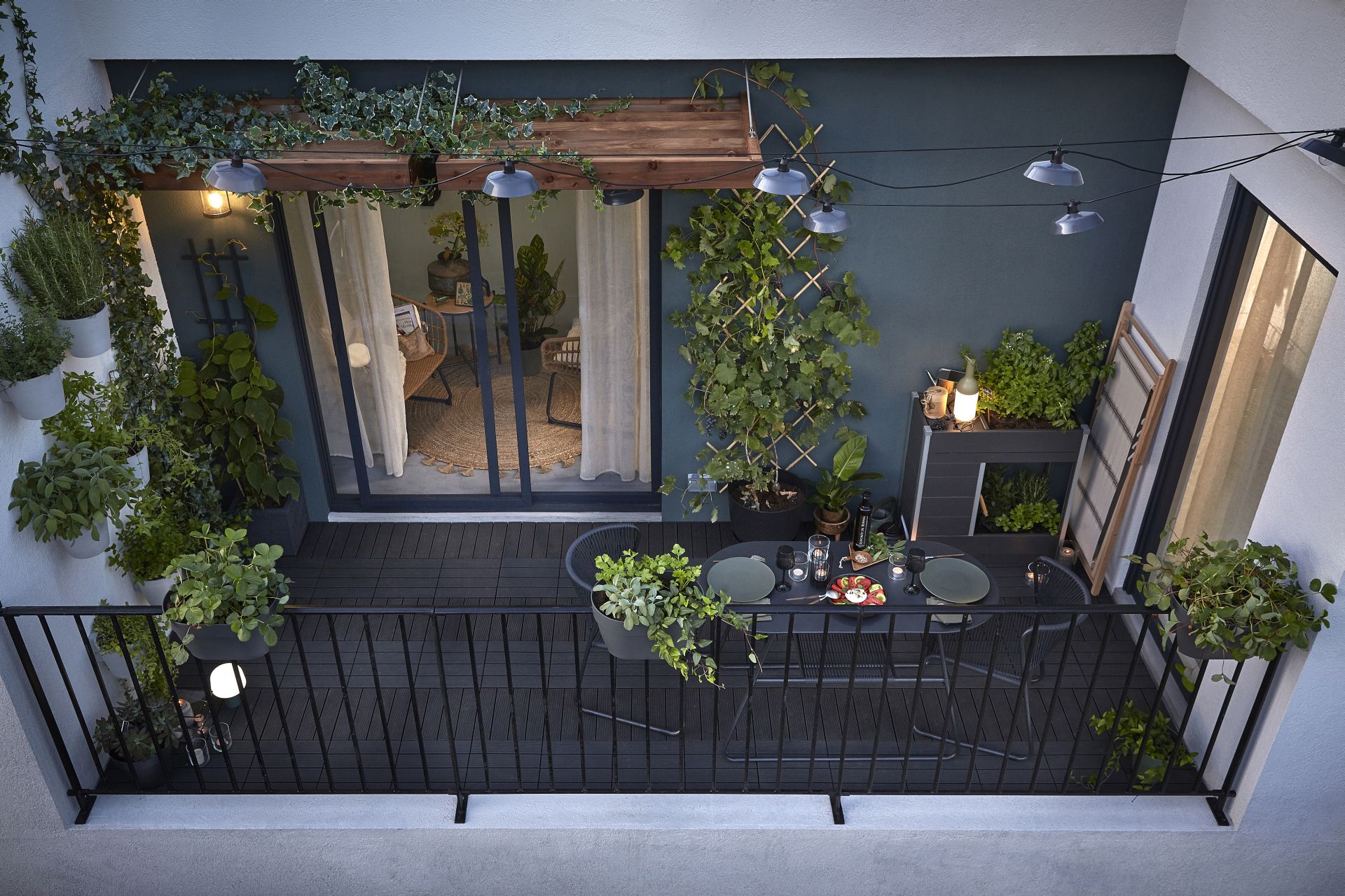 Pomysły na aranżację balkonu w bloku.  fot. mat. prasowe Leroy Merlin