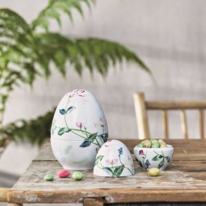 Pojemniki porcelanowe Fyrklövern Magic Garden to nie tylko piękna, świąteczna ozdoba w kształcie jajka z motywem kwiatów. Fot. Fyrklövern 