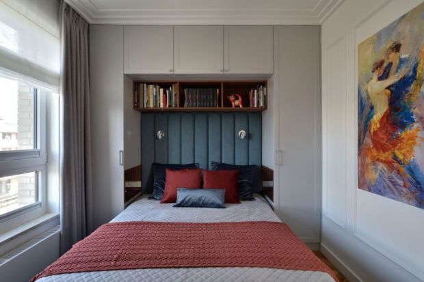 Jak urządzić małą sypialnię? Zobacz piękne projekty. W tych mieszkaniach małe sypialnie urządzone są pięknie i bardzo wygodnie.