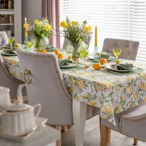 Dekoracja stołu na letnie przyjęcie. Fot. Roseberry Home